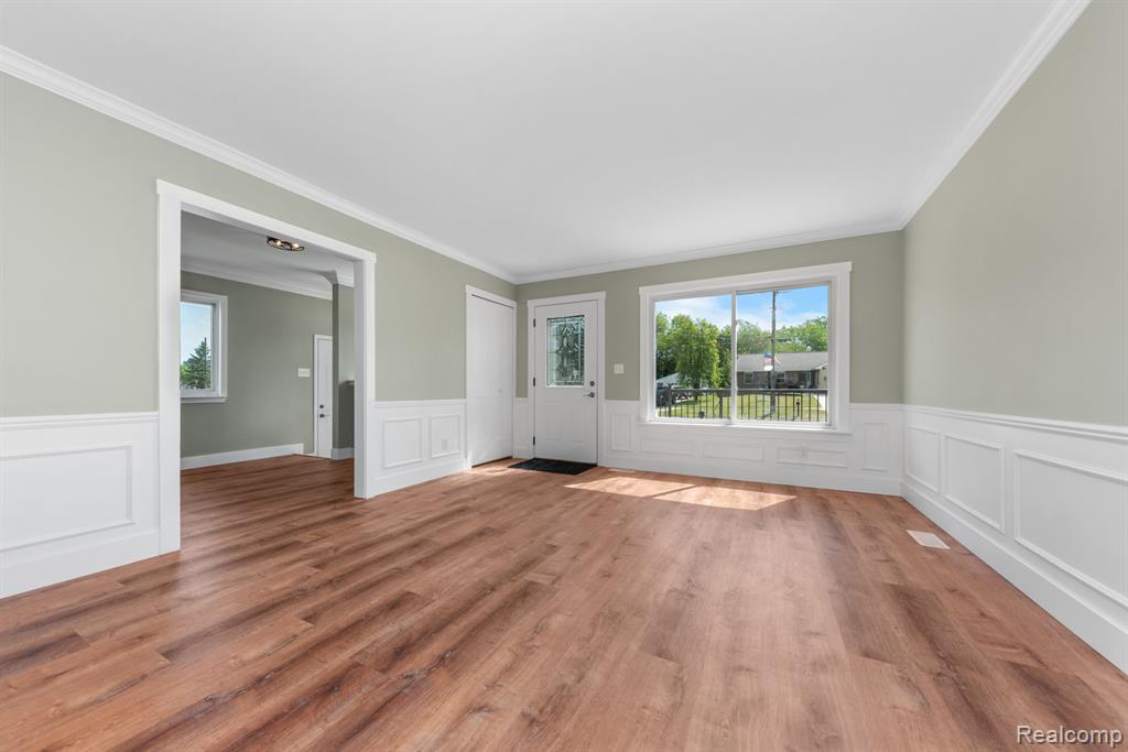 560 McMunn Street, South Lyon, MI 48178 — Photo 6