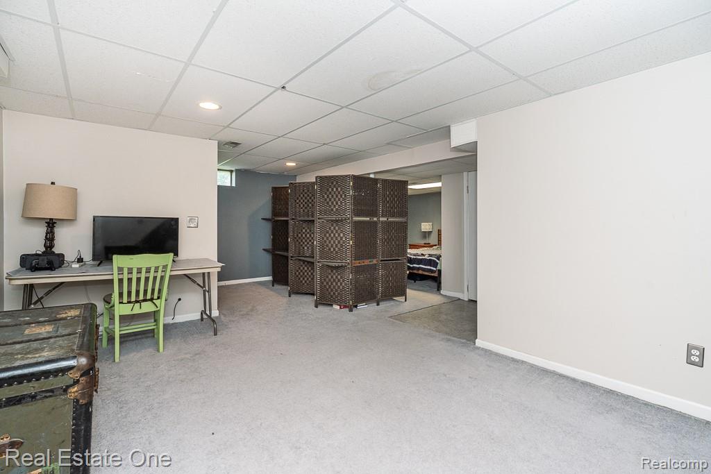 606 Whitney Drive, Rochester Hills, MI 48307 — Photo 32