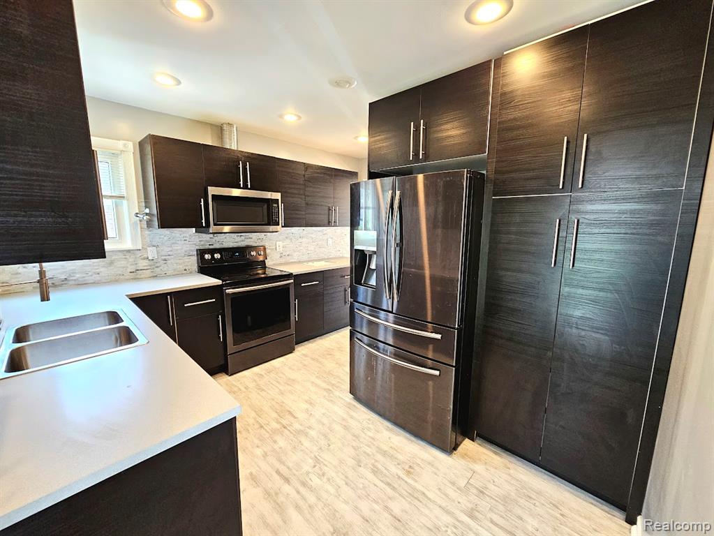 9994 Deering Street, Livonia, MI 48150 — Photo 10