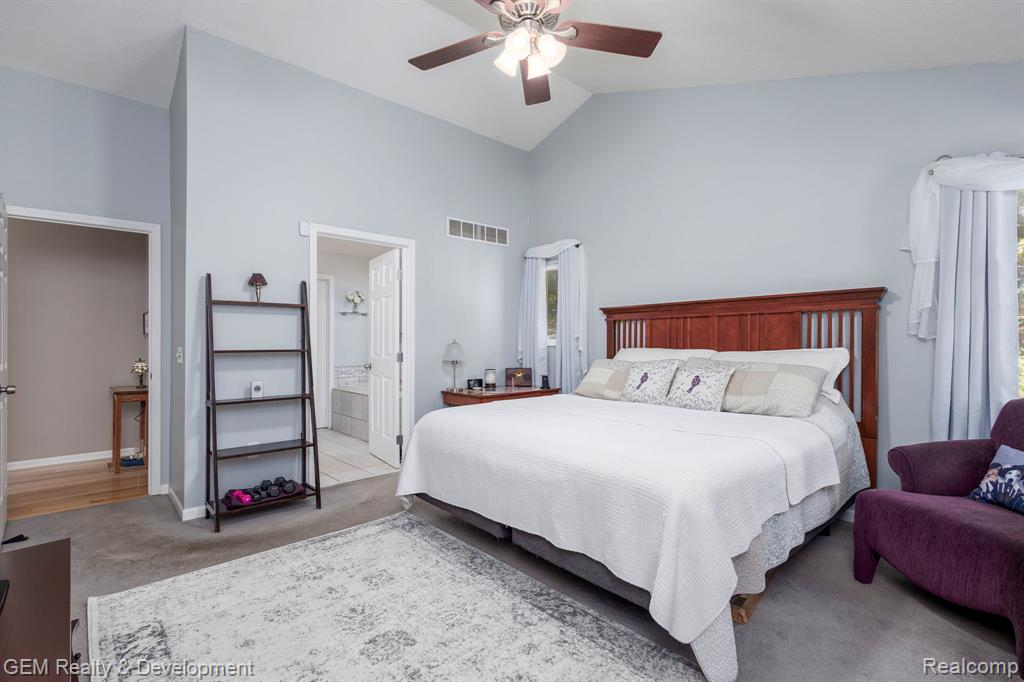 925 Sarah Road, Pinckney, MI 48169 — Photo 15