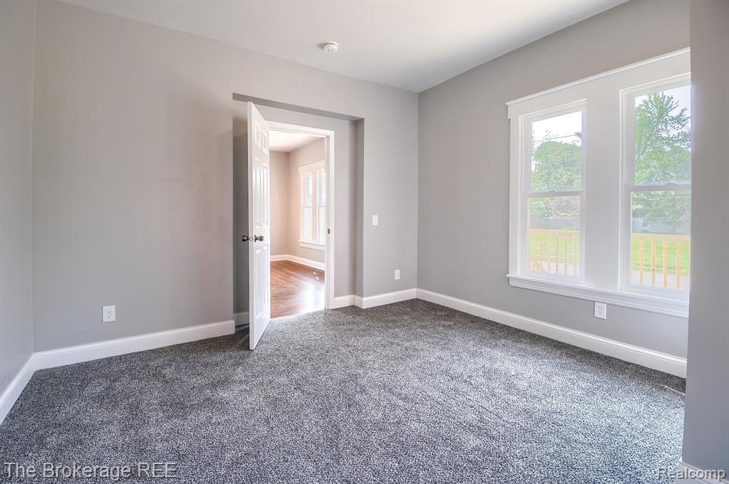 11 1ST Street, Oxford, MI 48371 — Photo 16
