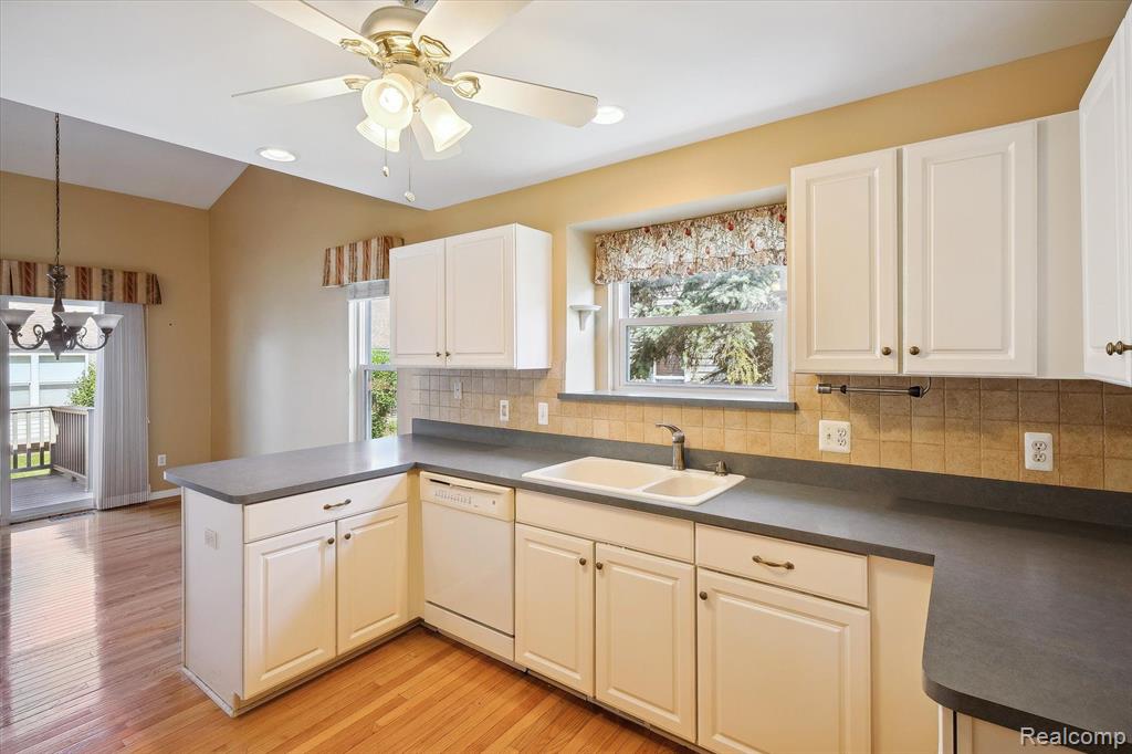 42279 BAYBERRY, Clinton Twp, MI 48038 — Photo 14
