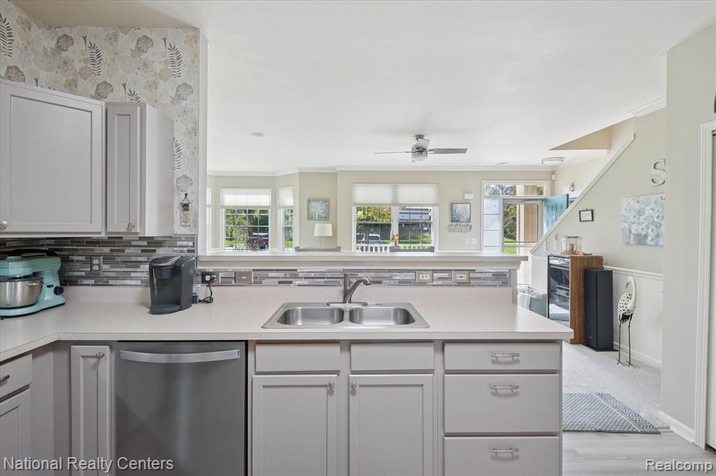 4067 Kirkway Court, 110, Howell, MI 48843 — Photo 14