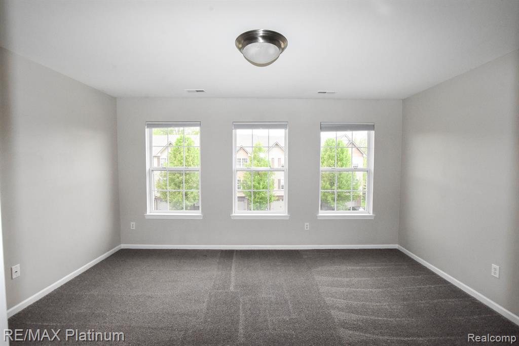 2180 KNOTTY PINE Trail, Howell, MI 48855 — Photo 14