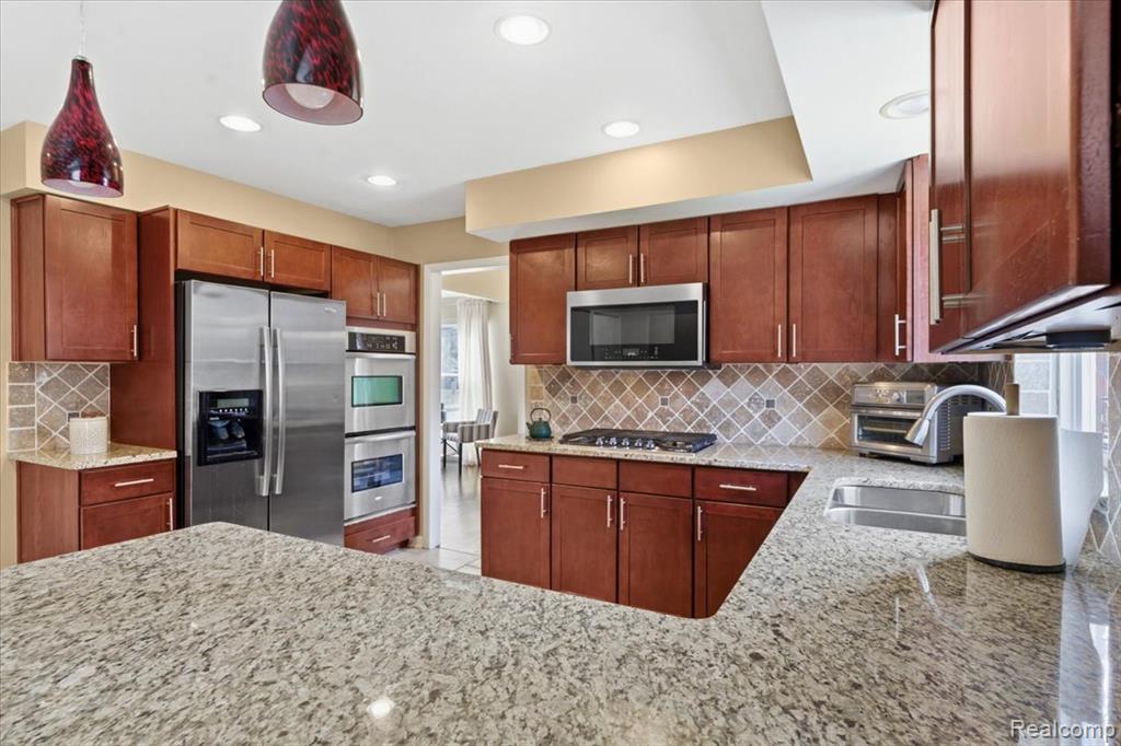 31065 Old Stage Road, Beverly Hills, MI 48025 — Photo 14