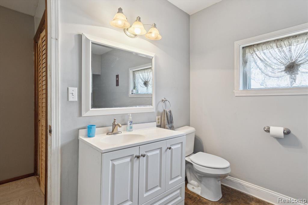 701 N SAGINAW Street, Durand, MI 48429 — Photo 27
