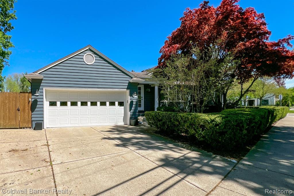 596 S GLENHURST Drive, Birmingham, MI 48009 — Photo 4