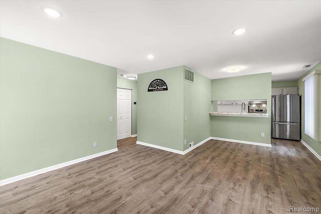 2831 Glenwood Court, Lake Orion, MI — Photo 7