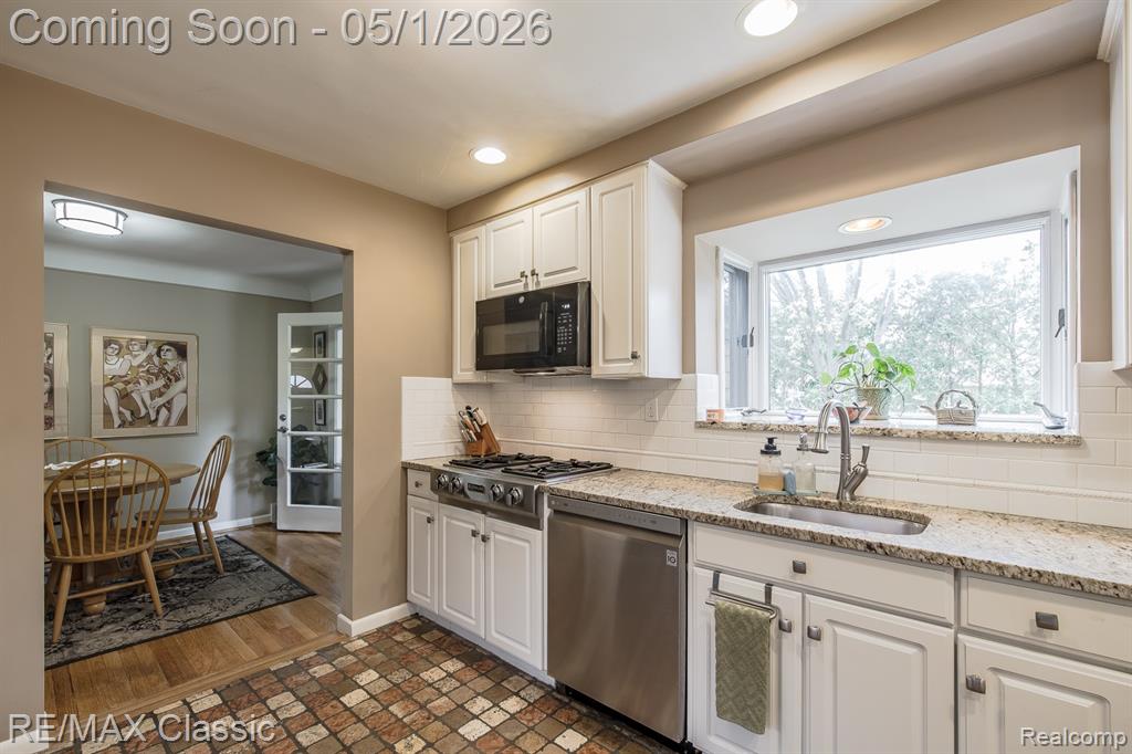 16950 Locherbie Avenue, Beverly Hills, MI 48025 — Photo 17