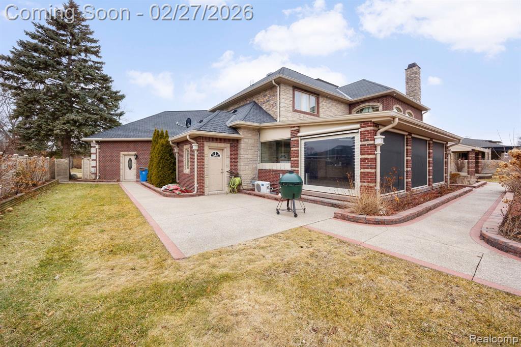 6616 Fairwood Drive, Dearborn Heights, MI 48127 — Photo 8