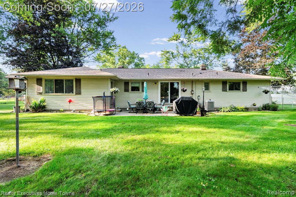 3425 Lomar Drive, Fort Gratiot, MI 48059 — Photo 2