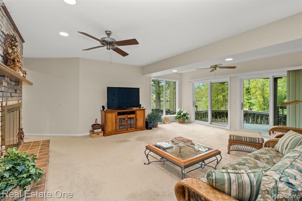 4342 MEADOW Lane, Orchard Lake Village, MI 48323 — Photo 36