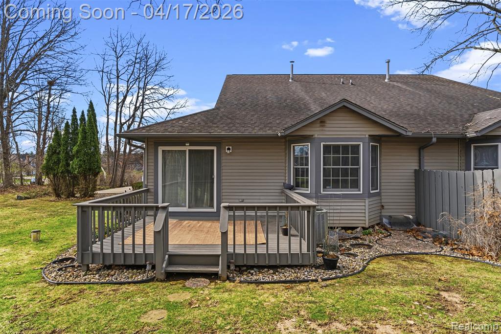 2270 Golden Pond, Fenton, MI, 48430