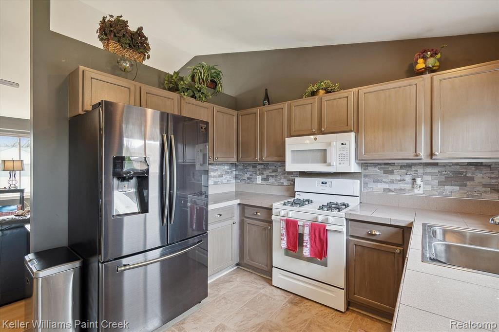 46044 ROYAL Drive, Chesterfield, MI — Photo 14