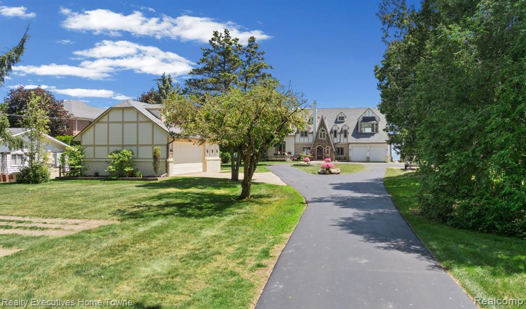 8308 Lakeshore, Burtchville, MI 48059 — Photo 2