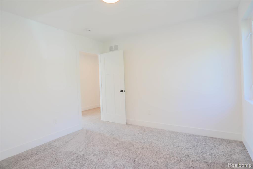 129 South Avenue, Mount Clemens, MI 48043 — Photo 28