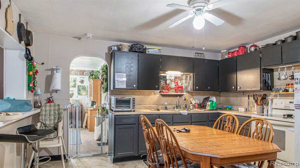 51230 WILLIS Road, Belleville, MI 48111 — Photo 17