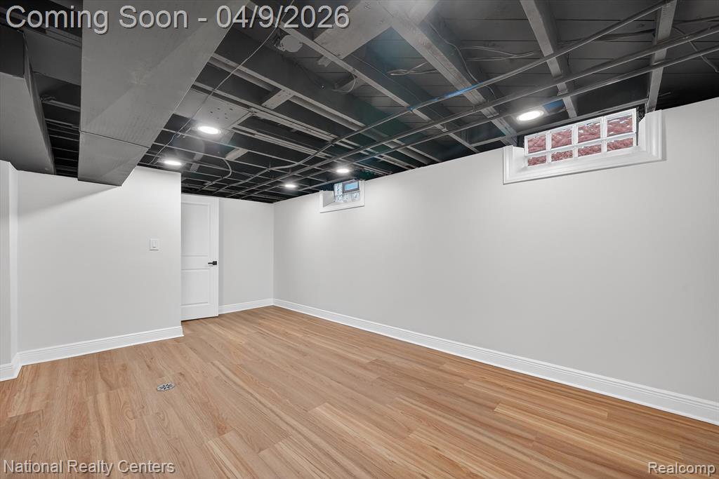 205 Royal Park Lane, Madison Heights, MI 48071 — Photo 36