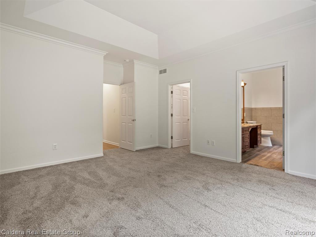 9862 Tioga Trail, Pinckney, MI 48169 — Photo 23