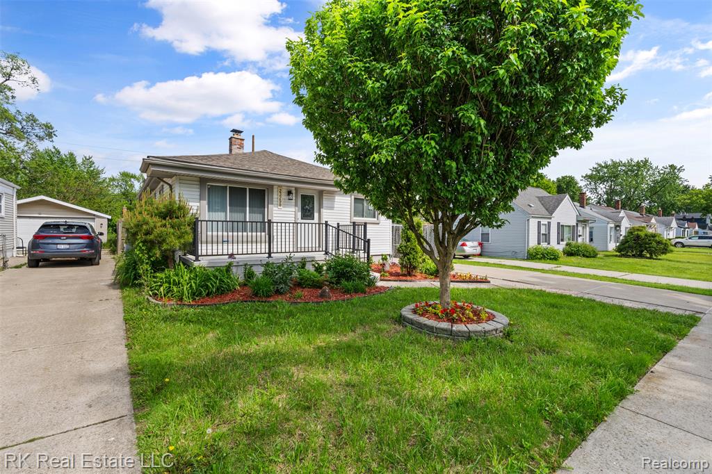 23290 Rosalind Avenue, Eastpointe, MI 48021 — Photo 4