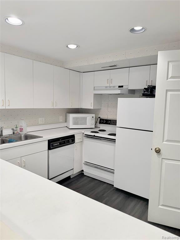 19710 W 13 Mile Road, 201, Beverly Hills, MI 48025 — Photo 22