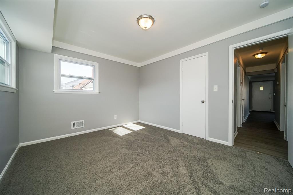 927 CLEOPHUS Parkway, Lincoln Park, MI 48146 — Photo 42