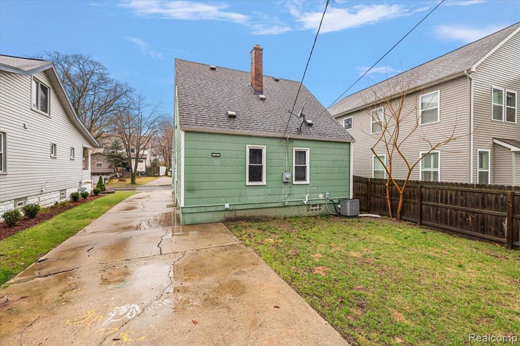 617 IRVING Avenue, Royal Oak, MI 48067 — Photo 5