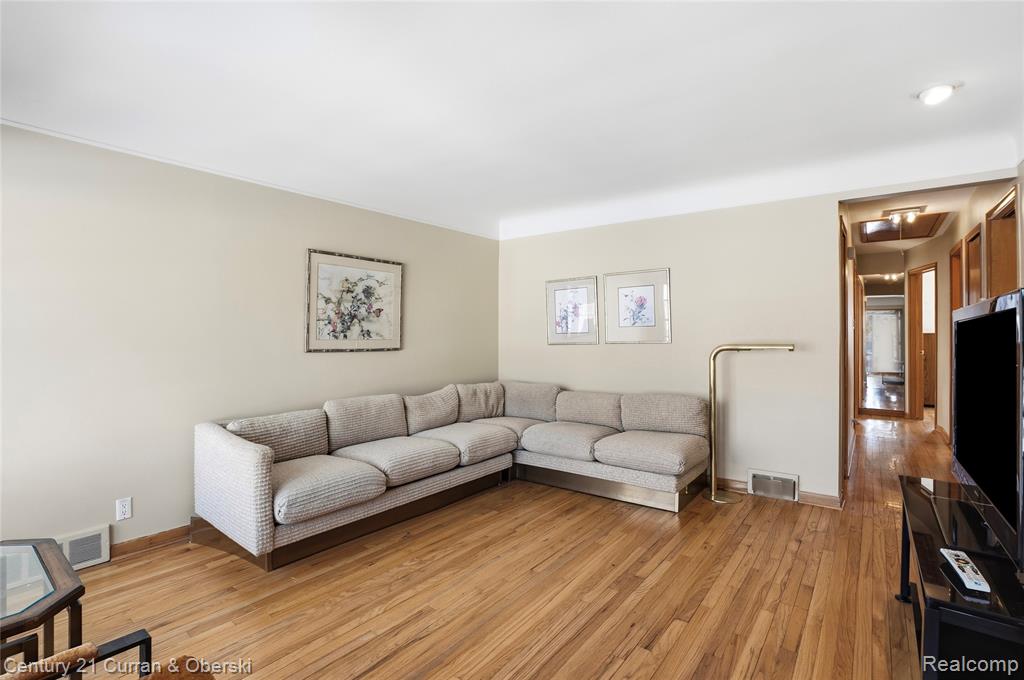 7517 Horger Street, Dearborn, MI 48126 — Photo 2