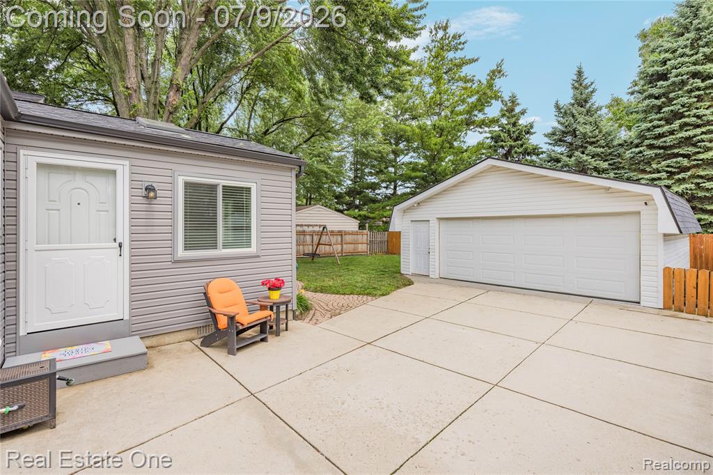42118 Villanova Drive, Sterling Heights, MI 48313 — Photo 43