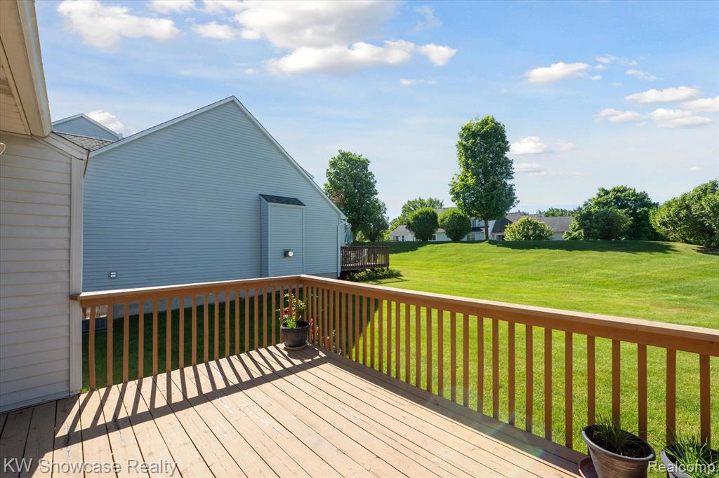 730 CHALLENGING Trail, South Lyon, MI 48178 — Photo 32