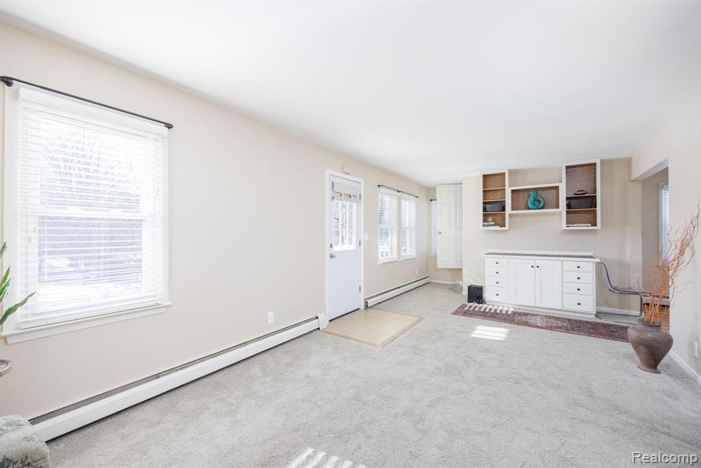 440 Bunny Run Boulevard, Lake Orion, MI 48362 — Photo 3