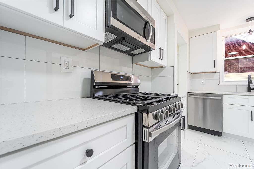 16535 Lincoln Avenue, Eastpointe, MI 48021 — Photo 8