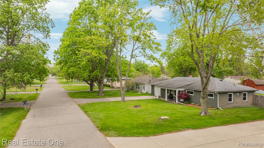 2262 Kohler Street, Waterford, MI 48329 — Photo 4