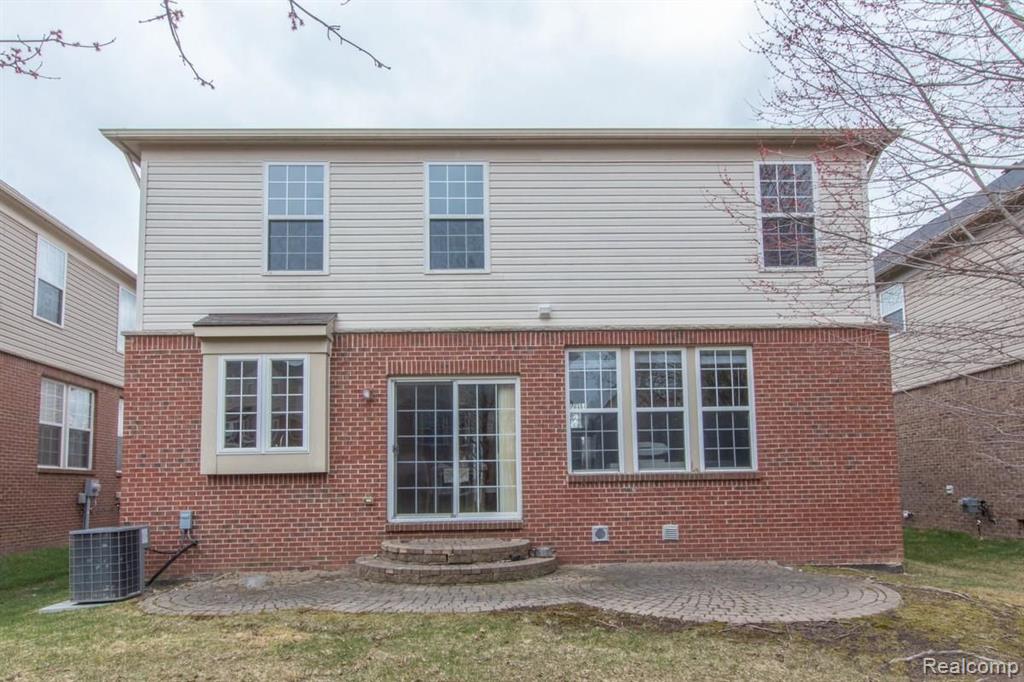 44874 Lafayette Dr., Novi, MI — Photo 4