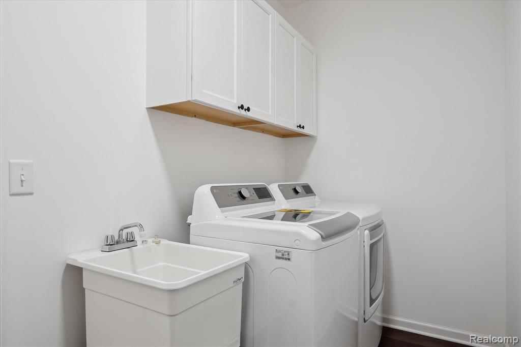 628 POINTE Drive, 277, Walled Lake, MI 48390 — Photo 5