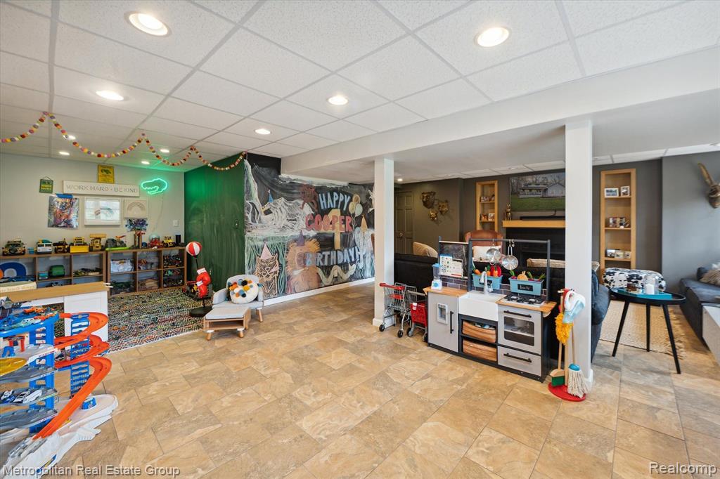 9327 LAKE CREST Drive, Whitmore Lake, MI 48189 — Photo 24