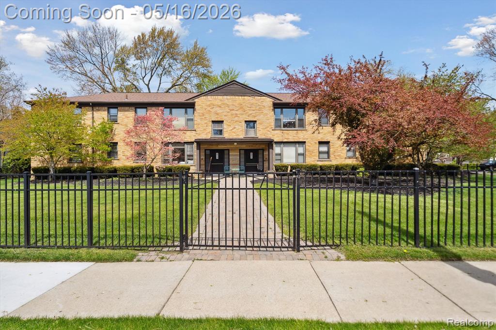 617 E Lincoln Avenue, Royal Oak, MI 48067 — Photo 3