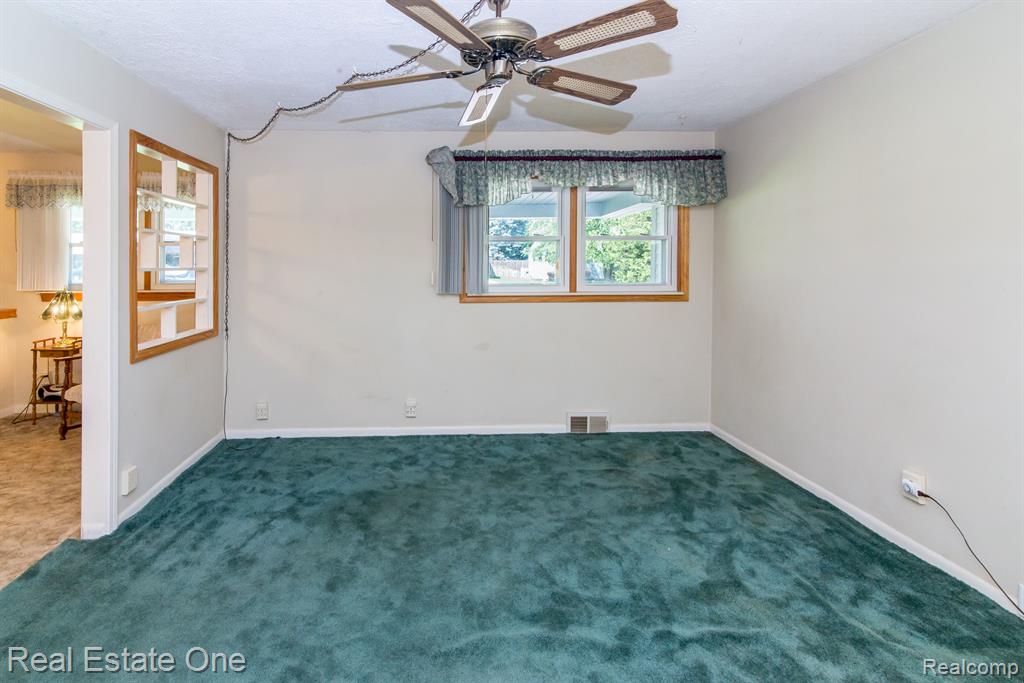4049 MEIGS Avenue, Waterford, MI 48329 — Photo 8