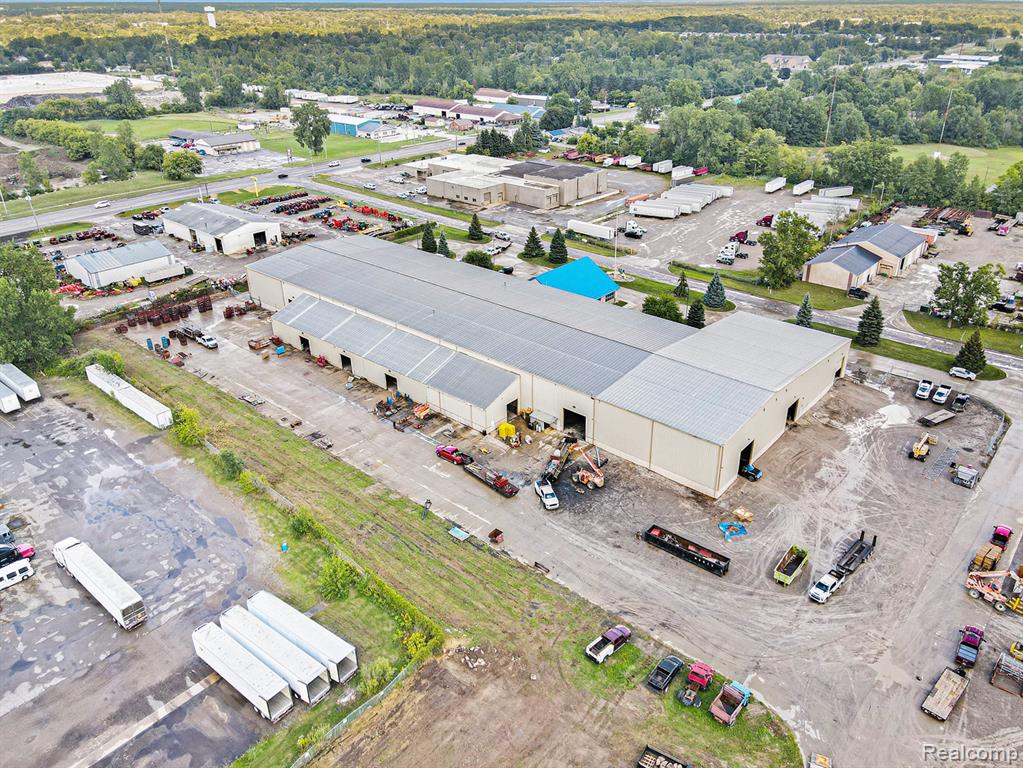4072 Flint Asphalt Drive, Burton, MI 48529 — Photo 10
