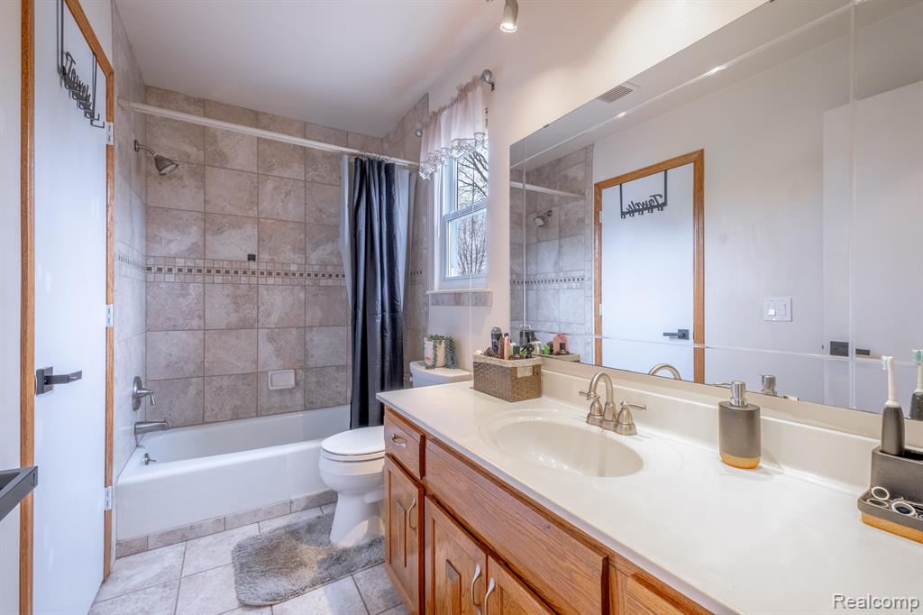 5403 OLE BANNER Trail, Grand Blanc, MI 48439 — Photo 10
