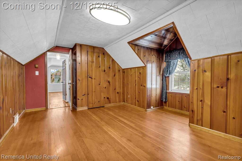 27510 California Drive SE, Lathrup Village, MI 48076 — Photo 20
