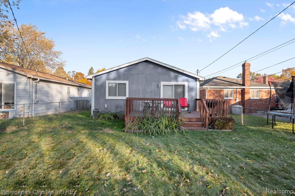 24289 Dale Avenue, Eastpointe, MI 48021 — Photo 32