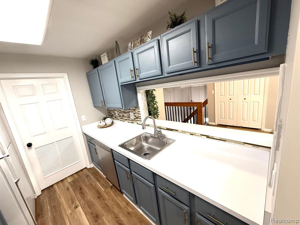 56467 CHESAPEAKE Trail, Utica, MI 48316 — Photo 11