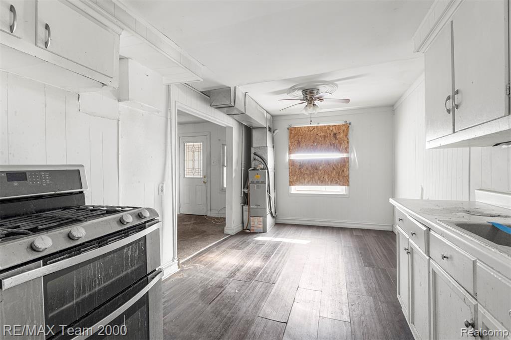 533 E Milton Avenue, Hazel Park, MI 48030 — Photo 12