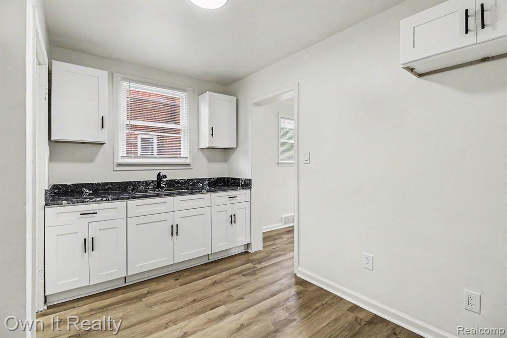 11276 Somerset Avenue, Detroit, MI 48224 — Photo 7