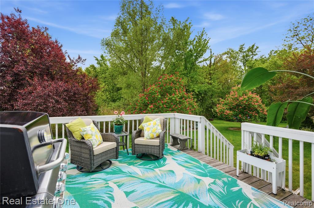 8576 Barrington Drive, Ypsilanti, MI 48198 — Photo 37