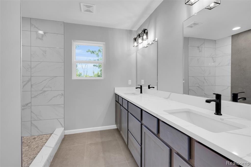 10010 Santa Lucia Court, Grand Blanc, MI 48439 — Photo 26