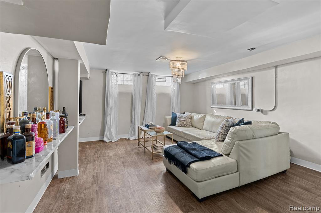 150 W Hildale, Detroit, MI 48203 — Photo 26
