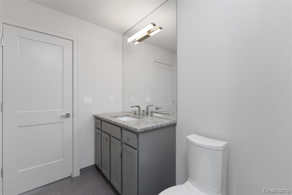 66 South Trail Court, Troy, MI 48083 — Photo 37