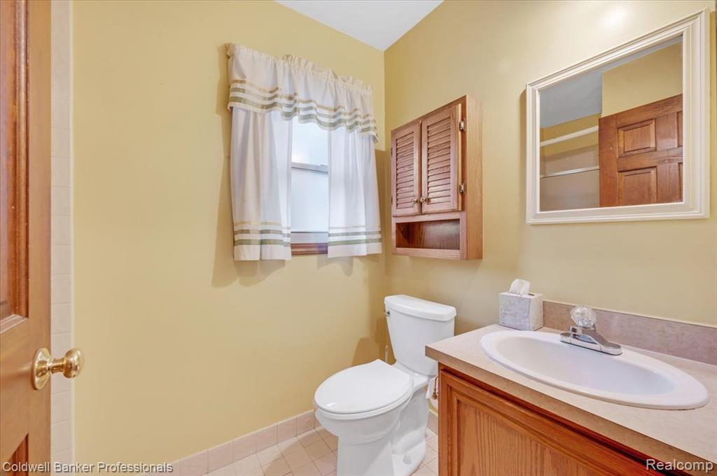 5015 Fox Hill Drive, Sterling Heights, MI 48310 — Photo 15